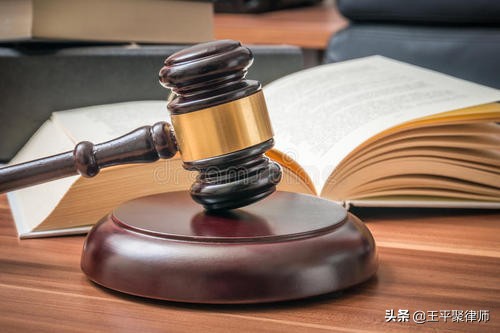 違反交通規則構成兩個罪名后能否對行為人數罪并罰？